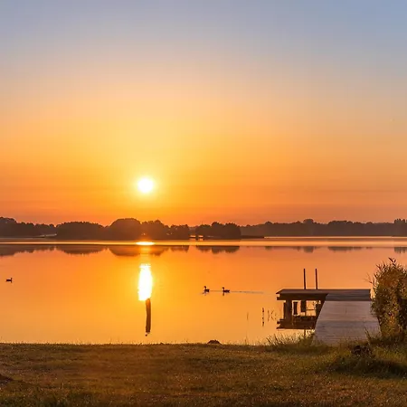 Frau Hummel - Urlaub Am Krakower * Krakow am See